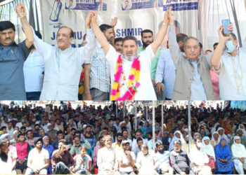 نئی دلی سے زیادہ جموں کشمیر کے عوام کو یہاں قیام امن کی ضرورت ہے: سید محمد الطاف بخاری