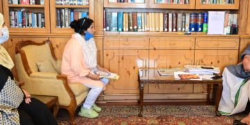ڈی ڈی سی ممبر پونچھ اور چیئرپرسن آرائزنگ کشمیر کی لیفٹیننٹ گورنر سے ملاقات