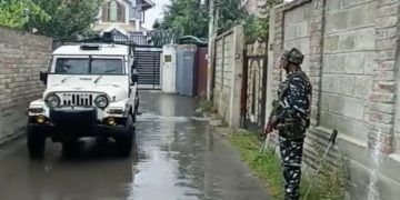 سری نگر میں تین ممتاز وکلا کی رہائش گاہوں پر پولیس کی تلاشی کارروائیاں