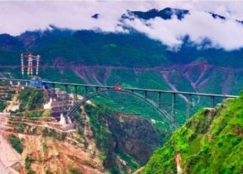 دریائے چناب پر بنائےجانےوالے دنیا کے بلند ترین ریلوے پُل کی تعمیر جلد مکمل ہو گی