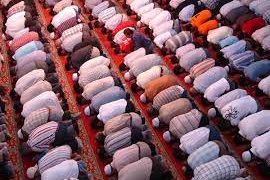 یہ اُمّت رِوایات میں کھو گئی۔۔۔