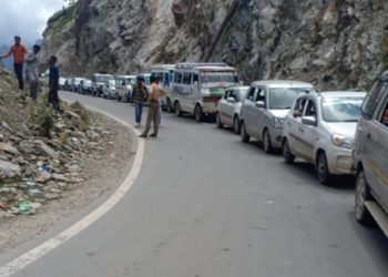 سیکیورٹی چیکنگ کے باعث مغل روڈ پر وسیع پیمانے پر ٹریفک جام
