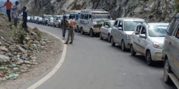سیکیورٹی چیکنگ کے باعث مغل روڈ پر وسیع پیمانے پر ٹریفک جام