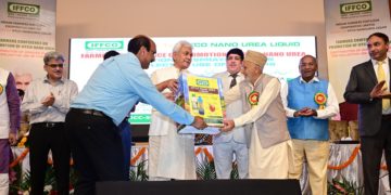 لیفٹیننٹ گورنر نے ’’ نینو یوریا ‘‘ کے اِستعمال سے متعلق آئی ایف ایف سی او کی کسان بیداری کانفرنس کا اِفتتا ح کیا