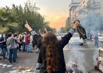 ایران: حجاب مخالف تحریک میں 41 افراد ہلاک، 1200 سے زائد گرفتار