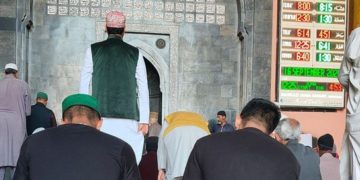 پولیس نے جامع مسجد سرینگر پر اسدالدین اویسی کے بیان کی تردید کی