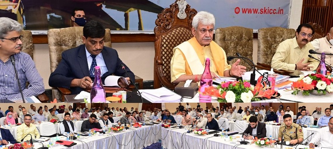 لیفٹیننٹ گورنر نے ضلع سری نگر اور سری نگر میونسپل کارپوریشن کے جائزہ میٹنگ کی صدارت کی