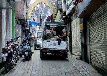 راجوری میں دو برادریوں کے درمیان کشیدگی کے پیش نظر پابندیاں عائد