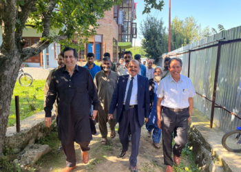 سجاد لون کا ضلع بارہمولہ کے سوپور اور رفیع آباد حلقوں کا دورہ