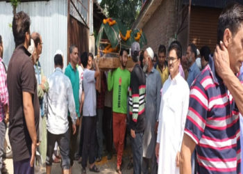مسلمانوں نے شوپیاں گاؤں میں بزرگ پنڈت خاتون کی آخری رسومات ادا کی