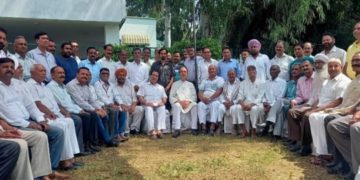 غلام نبی آزاد نے جموں میں سینکڑوں سیاسی و سماجی وفود سے ملاقاتیں کی
