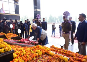 جموں کشمیر میں امن بگاڑنے میں ملوث افراد کو بھاری قیمت چکانی پڑے گی: لیفٹیننٹ گورنر منوج سنہا