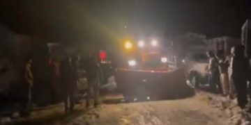 برفباری کی وجہ سے مغل پر درماندہ مسافروں کو ریسکیو کر لیا گیا