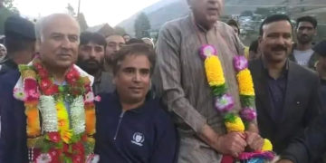 نئی دلی آج بھی جموں وکشمیر کے عوام کو تقسیم کرنے کی پالیسی گامزن : ڈاکٹر فاروق عبداللہ