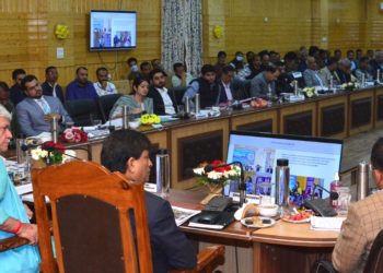 جموں و کشمیر کو عوامی خدمات کی فراہمی میں دوسروں کیلئے مثال قائم کرنی چاہیے:لیفٹیننٹ گورنر