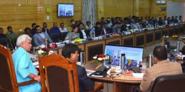 جموں و کشمیر کو عوامی خدمات کی فراہمی میں دوسروں کیلئے مثال قائم کرنی چاہیے:لیفٹیننٹ گورنر