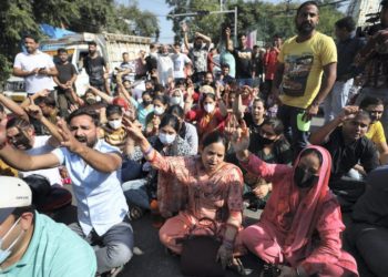 کشمیری پنڈت کی ہلاکت کے خلاف جموں میں کشمیری پنڈتوں کا احتجاج