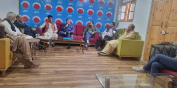 پیپلز کانفرنس کا اہم سیاسی اجلاس طلب،جموں و کشمیر کی سیاسی صورتحال پر تبادلہ خیال