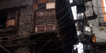 بانڈی پورہ میں بقایا بجلی بلوں کی وجہ سے 450 سے زیادہ بجلی کے کنکشن منقطع