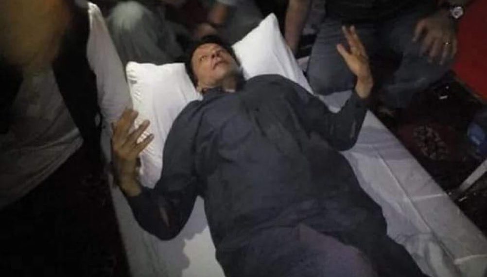 لانگ مارچ میں عمران خان پر قاتلانہ حملہ، ٹانگ میں گولی لگنے سے زخمی