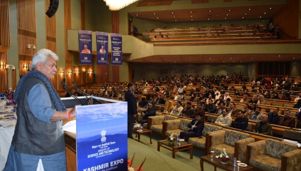 حکومت اسٹارٹ اپس کو سپورٹ کرنے اور ان کی ترقی میں مدد کرنے کیلئے پرعزم ہے : لفٹینٹ گورنر