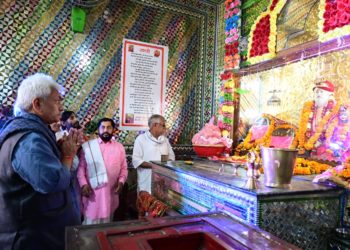 لیفٹیننٹ گورنر کا جھیری میلہ کا دورہ اور بابا جیتو کی زیارت گاہ پر حاضری دی