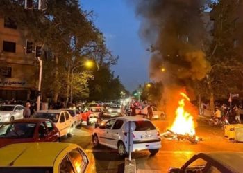 ایران کی مارکیٹ میں فائرنگ ،سیکورٹی اہلکاروں سمیت 5 افراد ہلاک
