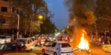 ایران کی مارکیٹ میں فائرنگ ،سیکورٹی اہلکاروں سمیت 5 افراد ہلاک