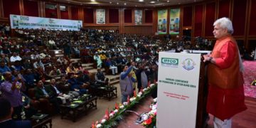 لیفٹیننٹ گورنر نے جموں میں لیکووِڈ نینو یوریا پر آئی ایف ایف سی او کسان کنونشن کا اِفتتاح کیا