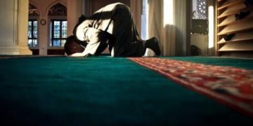 حرام کی کمائی رزق حلال کو بھی برباد کردیتی ہے