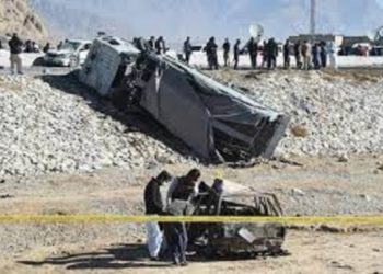 پاکستان میں پولیس وین پر خودکش حملہ، تین افراد ہلاک