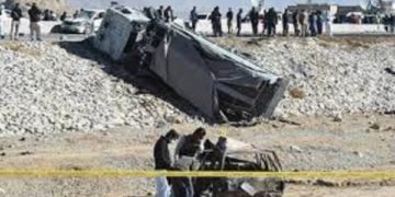 پاکستان میں پولیس وین پر خودکش حملہ، تین افراد ہلاک