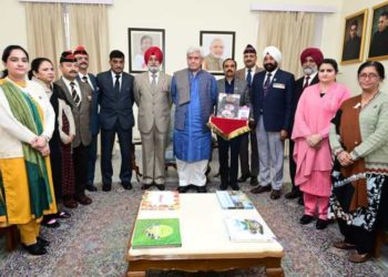 آرمڈ فورسز فلیگ ڈے: منوج سنہا کی فوج کو مبارکباد