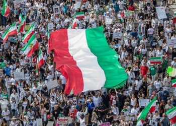 ایران میں ایک ہفتے کے اندر دو افراد کو سرعام پھانسی دی گئی، مظاہروں میں شدت
