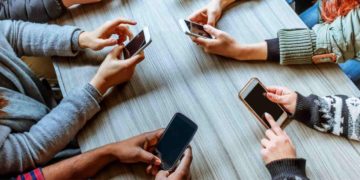 موبائل فون کا غلط استعمال !