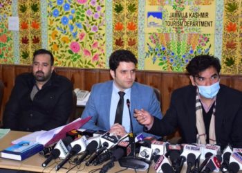 پراپرٹی ٹیکس کو لوگوں کے لئے بہتر سہولیات کی فراہمی پر صرف کیا جائے گا: صوبائی ‏کمشنر کشمیر