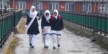 سرمائی تعطیلات کے بعد کشمیر میں کالجز میں آج سے تعلیمی سرگرمیاں شروع