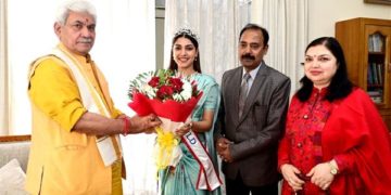 مسز ورلڈ سرگم کوشل نے لیفٹیننٹ گورنر سے ملاقات کی