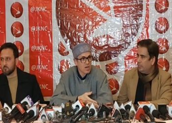 حکومت ریاستی زمینوں سے تجاوزات کوہٹانے کیلئے بلڈوزرکو اپناپہلانہیں آخری حربہ بنائے :عمرعبداللہ