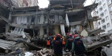 ترکی اور شام میں زلزلے سے ہلاکتوں کی تعداد 15 ہزار سے متجاوز