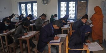 جموں و کشمیرمیں نئے رائج شدہ تعلیمی سیشن کے تحت ٹنل کے آرپار سالانہ امتحانات شروع