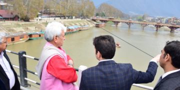 لیفٹیننٹ گورنر منوج سنہا نے کیا جہلم ریور فرنٹ کے جاری کام کا جائے وقوعہ پرازخود معائنہ