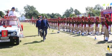 لیفٹیننٹ گورنر نے پی ٹی ایس کٹھوعہ میں جے کے پی کانسٹیبلوں کی پاسنگ آئوٹ پریڈ میں شرکت کی