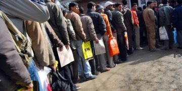 نجی اداروں میں کام کرنے والے اعلیٰ تعلیم یافتہ نوجوانوں کا استحصال جاری