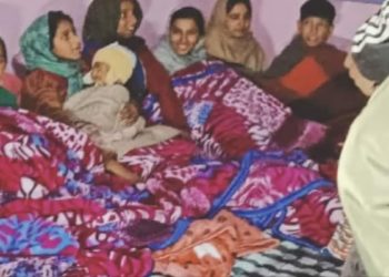 نالہ ویشو میں پھنسے خانہ بدوش اور مویشیوں کو بچا لیا گیا