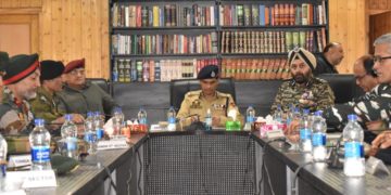 اے ڈی جی پی کشمیر نے جنوبی کشمیر کے اننت ناگ میں اعلیٰ سطحی میٹنگ کی صدارت کی