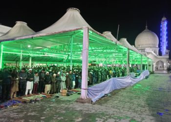 شب قدر کے موقعے پر مسجدوں خانقاہوں میں روح پرور اجتماعات کاانقاد