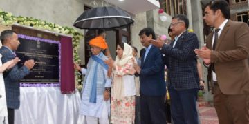 لیفٹیننٹ گورنر نے بارہمولہ ، بانڈی پورہ ، گاندربل اور شوپیان میں پی ایم پیکیج ملازمین کیلئے نوتعمیر شدہ 576 اَقامتی سہولیات کا اِفتتاح کیا