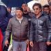 شاہ رخ خان نے کشمیر میں ’ڈنکی‘ کی شوٹنگ کے دوران مداحوںکے ساتھ فوٹو کھنچوائی