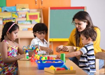 آج کے معاشرے میں بچوں کی پرورش